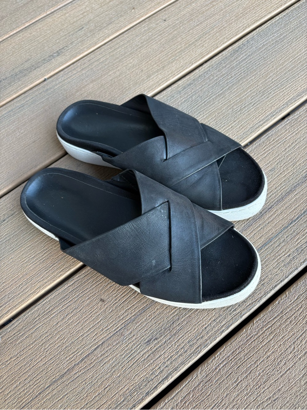 Vionic Black Crisscross Slide Sandals